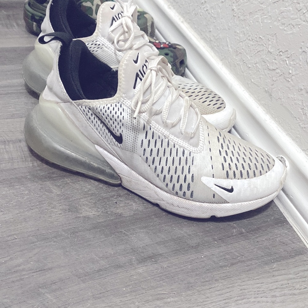 Nike 270s
